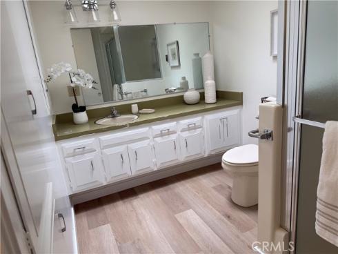 13881  Thunderbird M1-64d  , Seal Beach, CA