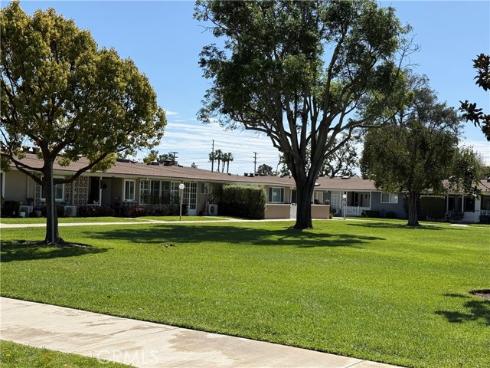 13881  Thunderbird M1-64d  , Seal Beach, CA