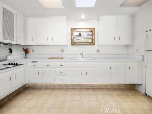 13660  Annandale  21J M1  Drive, Seal Beach, CA