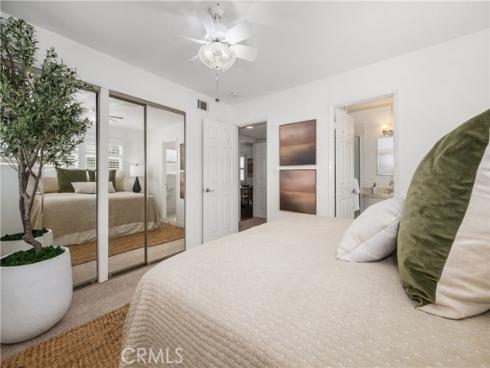 1135  Catalina Ave.  , Seal Beach, CA