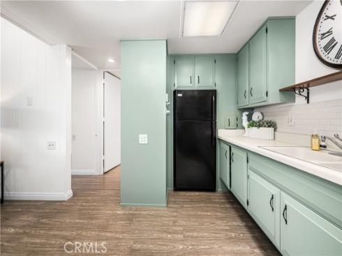 1680  Monterey  10G  RoadM-2, Seal Beach, CA