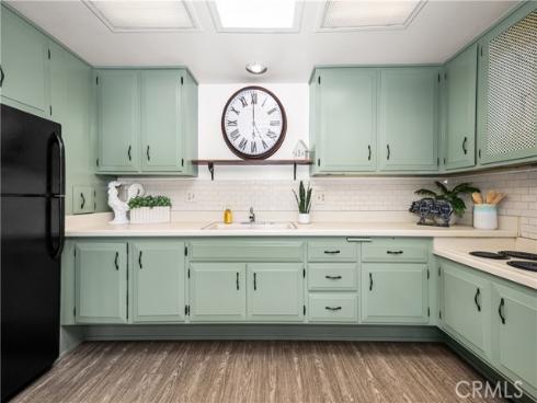 1680  Monterey  10G  RoadM-2, Seal Beach, CA