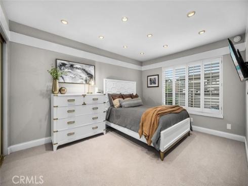 570  Old Ranch  17  Road, Seal Beach, CA