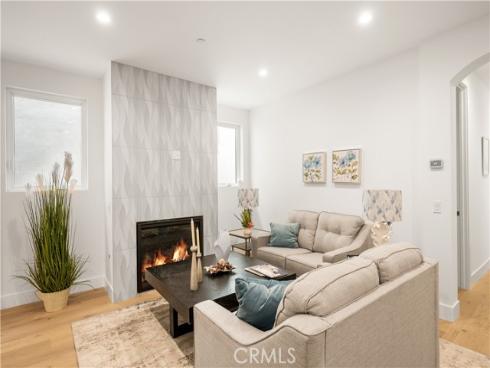 114  2nd  , Seal Beach, CA