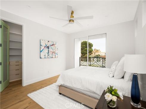 114  2nd  , Seal Beach, CA