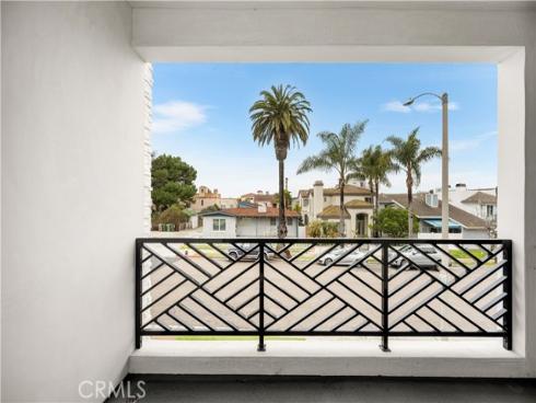 114  2nd  , Seal Beach, CA