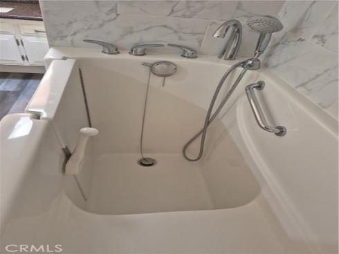 13701  Annandale Dr, 16z  16Z  DriveM1-16Z, Seal Beach, CA