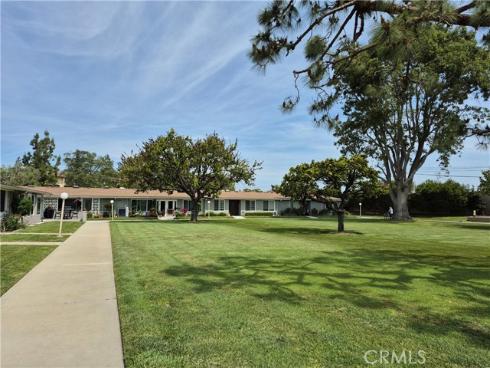 13701  Annandale Dr, 16z  16Z  DriveM1-16Z, Seal Beach, CA