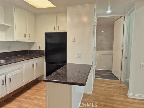 13701  Annandale Dr, 16z  16Z  DriveM1-16Z, Seal Beach, CA