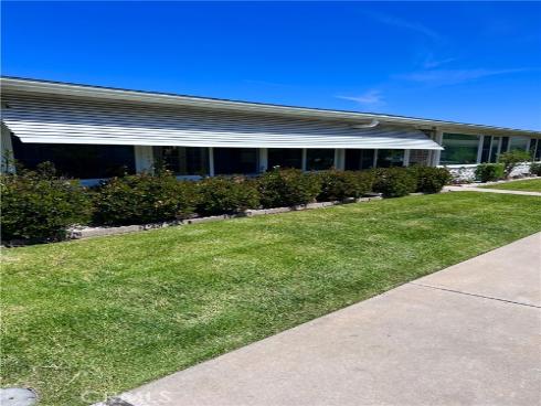 1562  Golden Rain  44C  M2, Seal Beach, CA