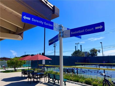 1562  Golden Rain  44C  M2, Seal Beach, CA