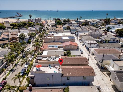 129  Dolphin  , Seal Beach, CA