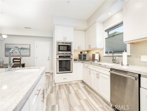 129  Dolphin  , Seal Beach, CA