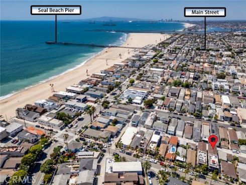 129  Dolphin  , Seal Beach, CA