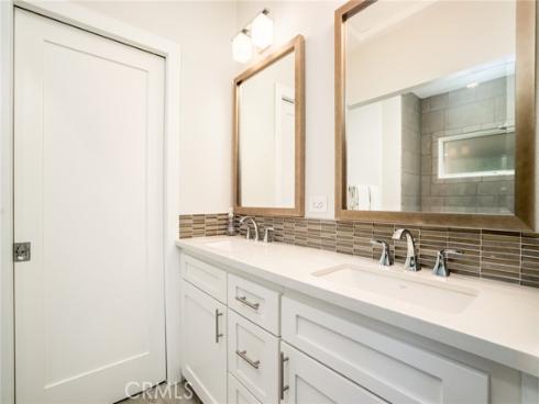 129  Dolphin  , Seal Beach, CA