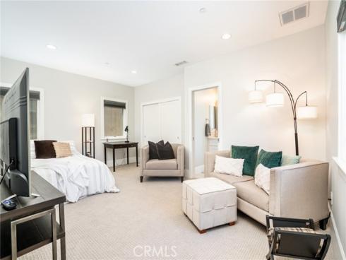 129  Dolphin  , Seal Beach, CA