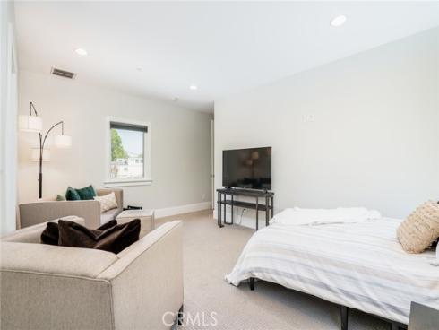 129  Dolphin  , Seal Beach, CA