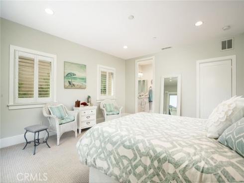 129  Dolphin  , Seal Beach, CA