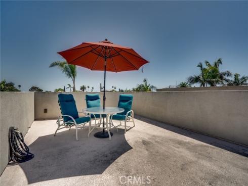 129  Dolphin  , Seal Beach, CA