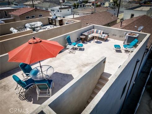 129  Dolphin  , Seal Beach, CA