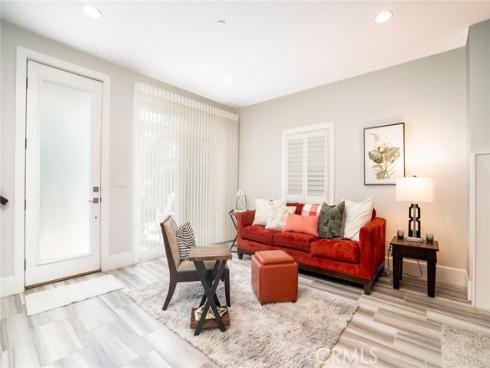 129  Dolphin  , Seal Beach, CA