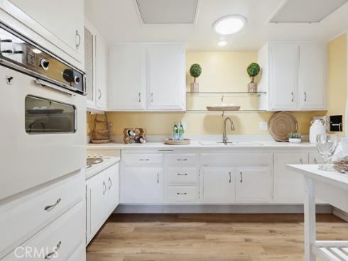 1121  Northwood  237D M9  Road, Seal Beach, CA