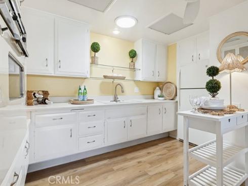 1121  Northwood  237D M9  Road, Seal Beach, CA