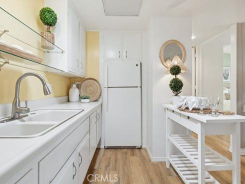 1121  Northwood  237D M9  Road, Seal Beach, CA