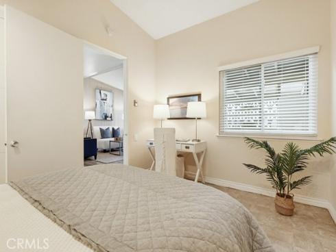 1121  Northwood  237D M9  Road, Seal Beach, CA