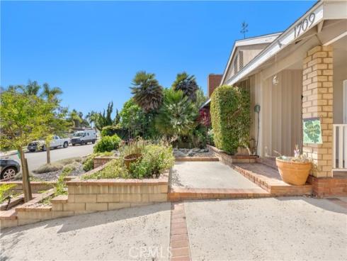 1709  Harbor   Way, Seal Beach, CA