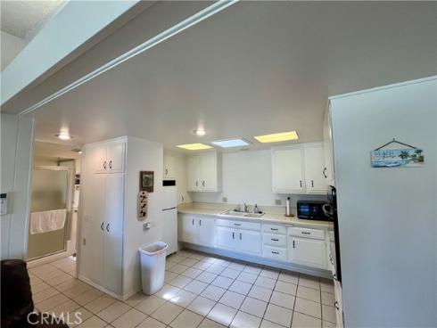 1571 Golden Rain Rd., M5-118i , Seal Beach, CA