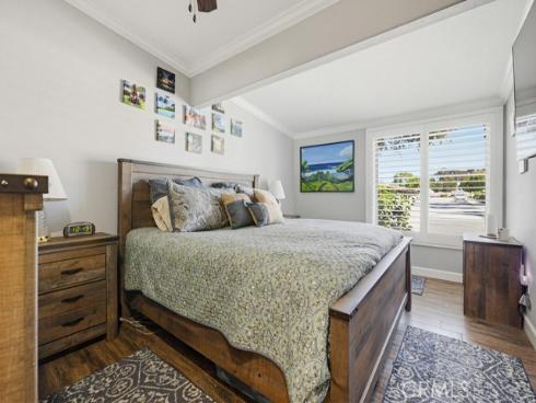 1290 Northwood Road , Seal Beach, CA
