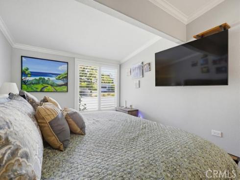 1290 Northwood Road , Seal Beach, CA