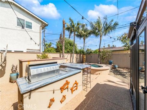 800 Driftwood Avenue, Seal Beach, CA