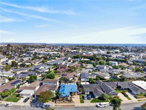800 Driftwood Avenue, Seal Beach, CA