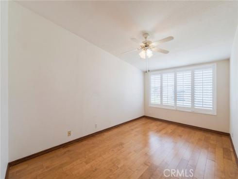 1681 Tam O Shanter M12 10H Road, Seal Beach, CA