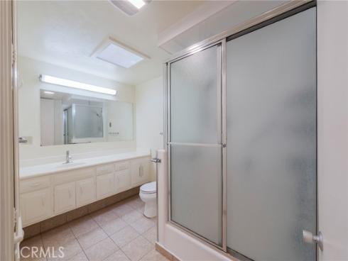 1681 Tam O Shanter M12 10H Road, Seal Beach, CA