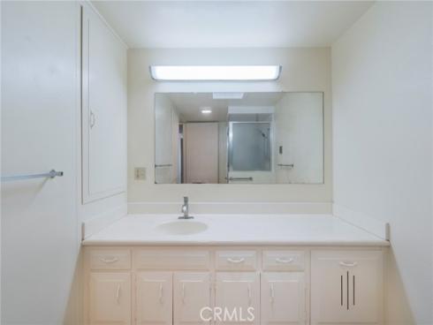 1681 Tam O Shanter M12 10H Road, Seal Beach, CA
