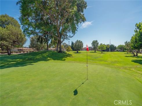 1681 Tam O Shanter M12 10H Road, Seal Beach, CA