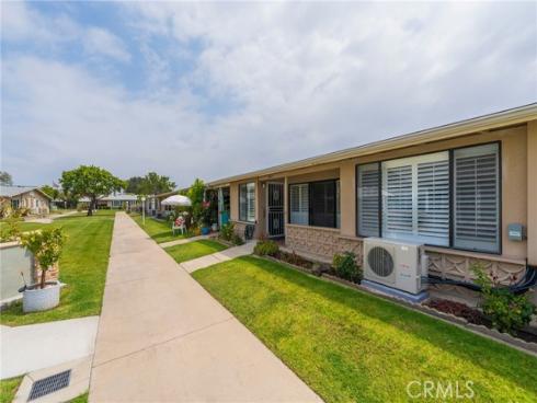 1681 Tam O Shanter M12 10H Road, Seal Beach, CA