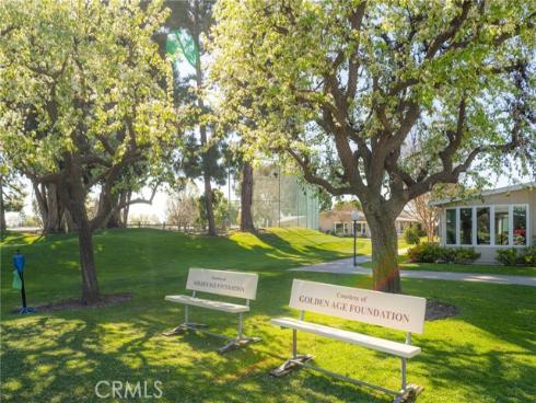 1681 Tam O Shanter M12 10H Road, Seal Beach, CA