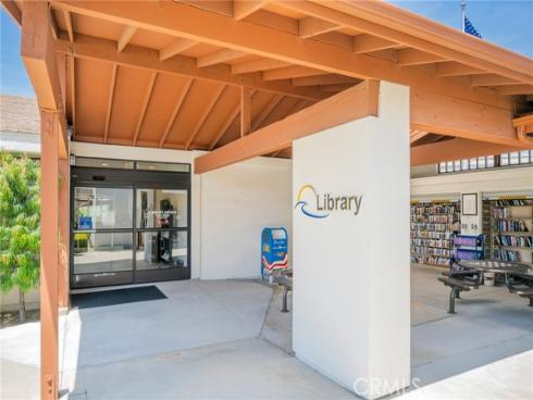 1681 Tam O Shanter M12 10H Road, Seal Beach, CA