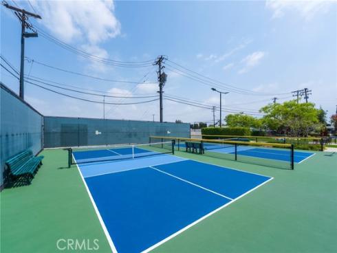 1681 Tam O Shanter M12 10H Road, Seal Beach, CA