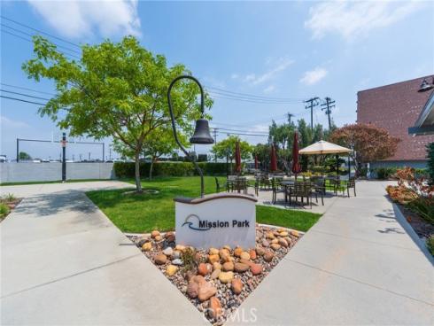 1681 Tam O Shanter M12 10H Road, Seal Beach, CA