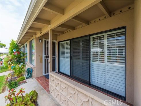 1681 Tam O Shanter M12 10H Road, Seal Beach, CA