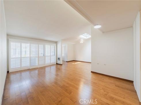 1681 Tam O Shanter M12 10H Road, Seal Beach, CA