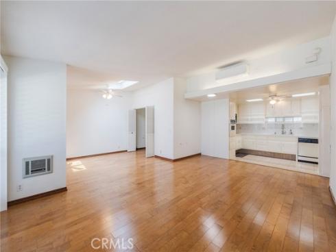 1681 Tam O Shanter M12 10H Road, Seal Beach, CA