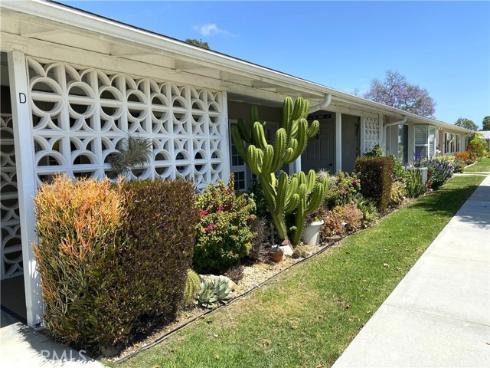 1681 Monterey Rd., M2-15d , Seal Beach, CA