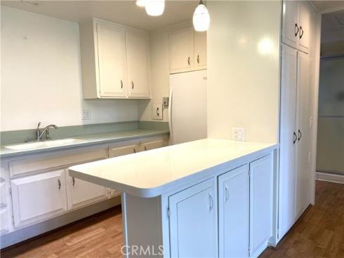 1681 Monterey Rd., M2-15d , Seal Beach, CA
