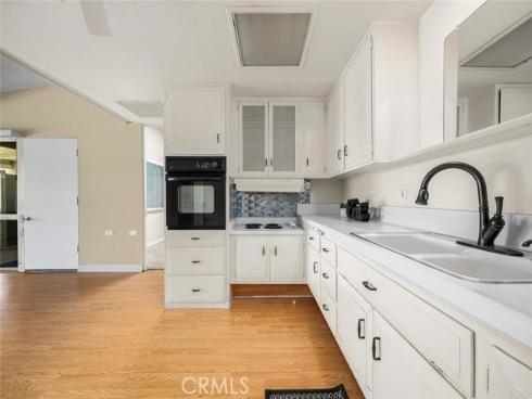 1562 Golden Rain 44D M2 Road, Seal Beach, CA